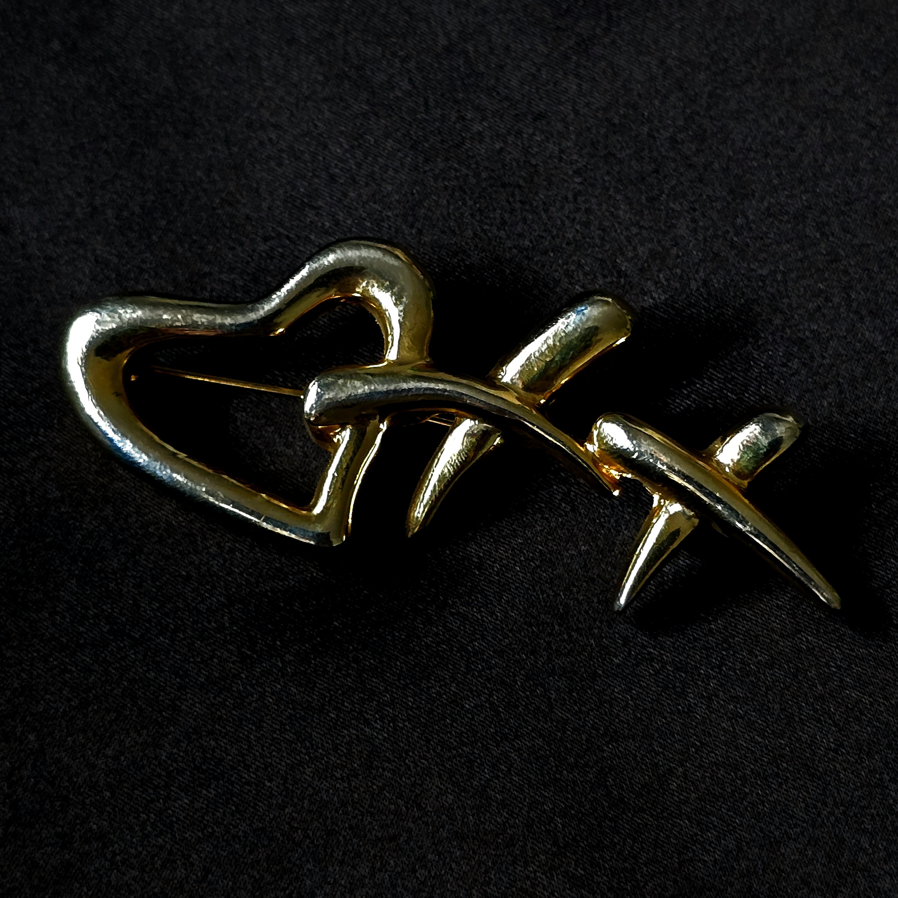 Gold Heart And Xs Brooch Pin
